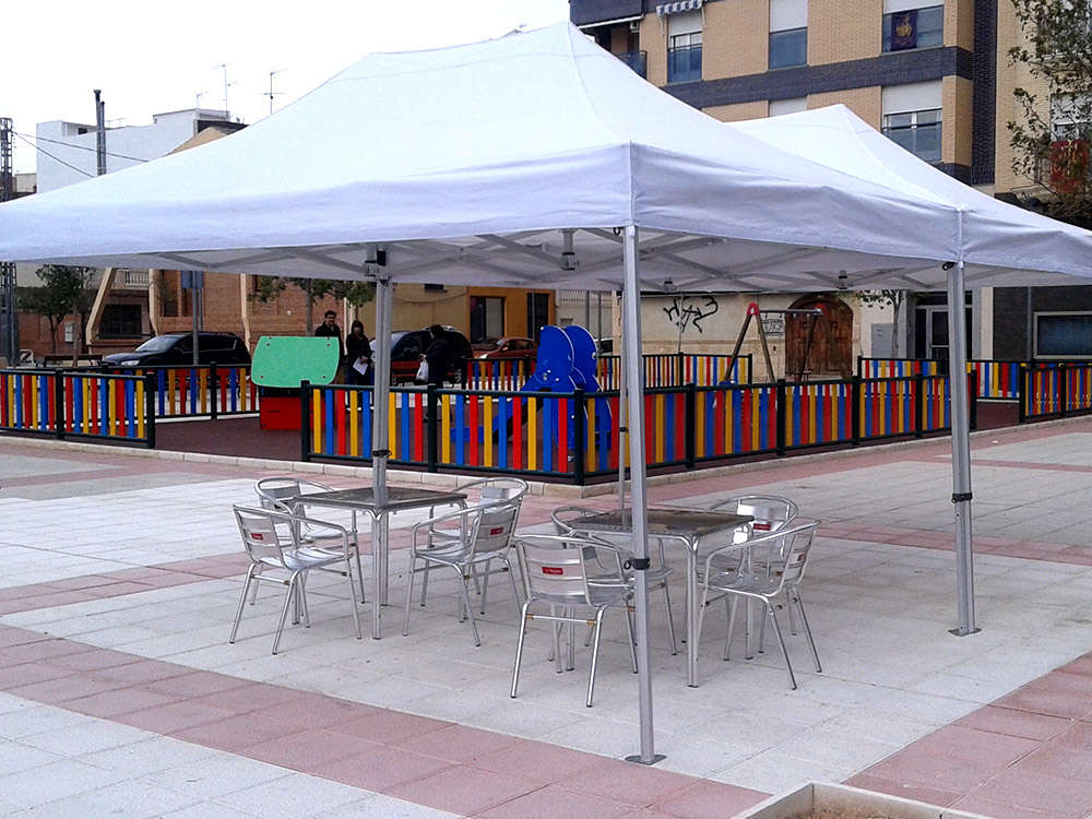¿Tienes algún evento al aire libre y no sabes cómo proteger a tus clientes e invitados del calor? Alquila una carpa